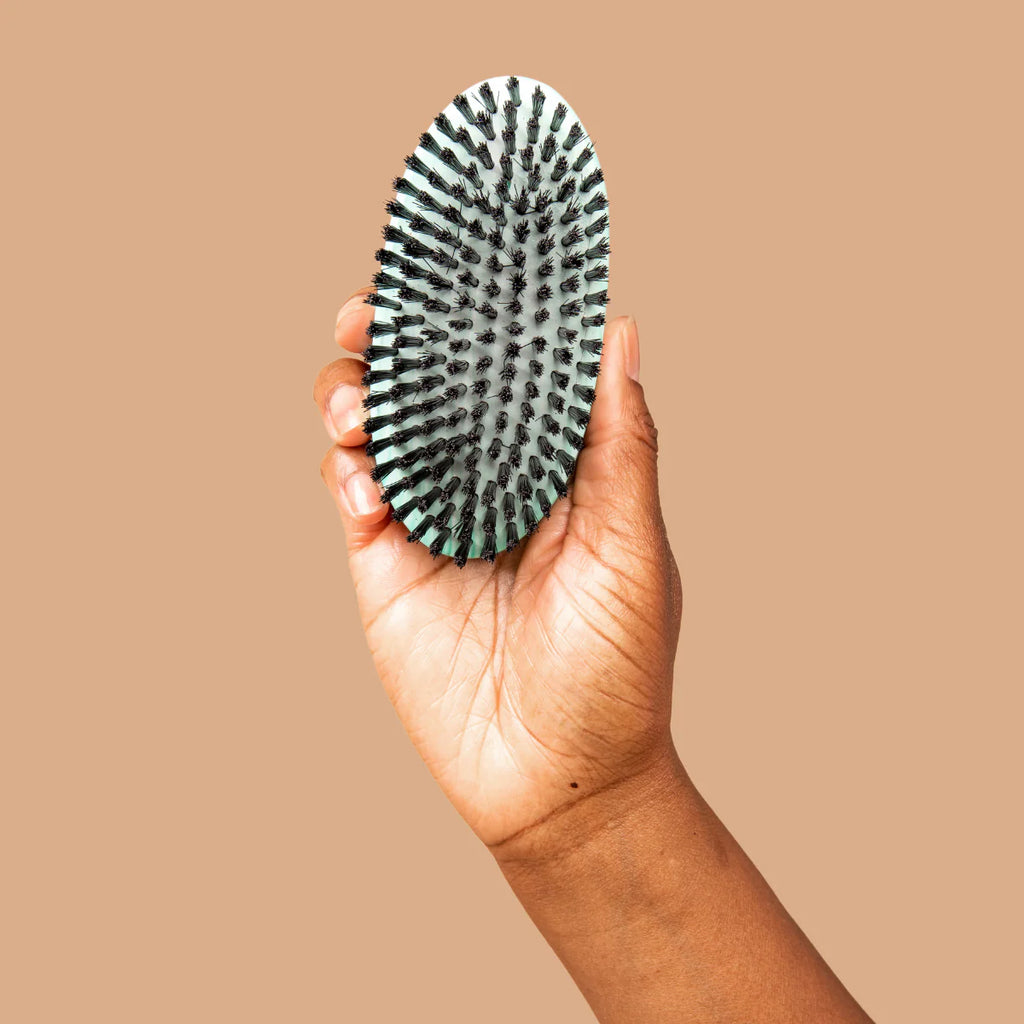 Bounce Curl Vegan Smoothing Brush - key benefits for wavy curly and coily hair